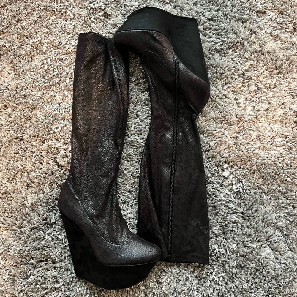 Platform boots